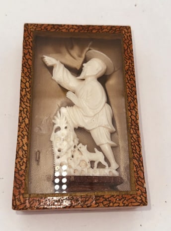 19 th chinese ivory fishing with Trawl fish 19 th chinese ivory fishing with Trawl fish BOX SIZE (1 of 4)