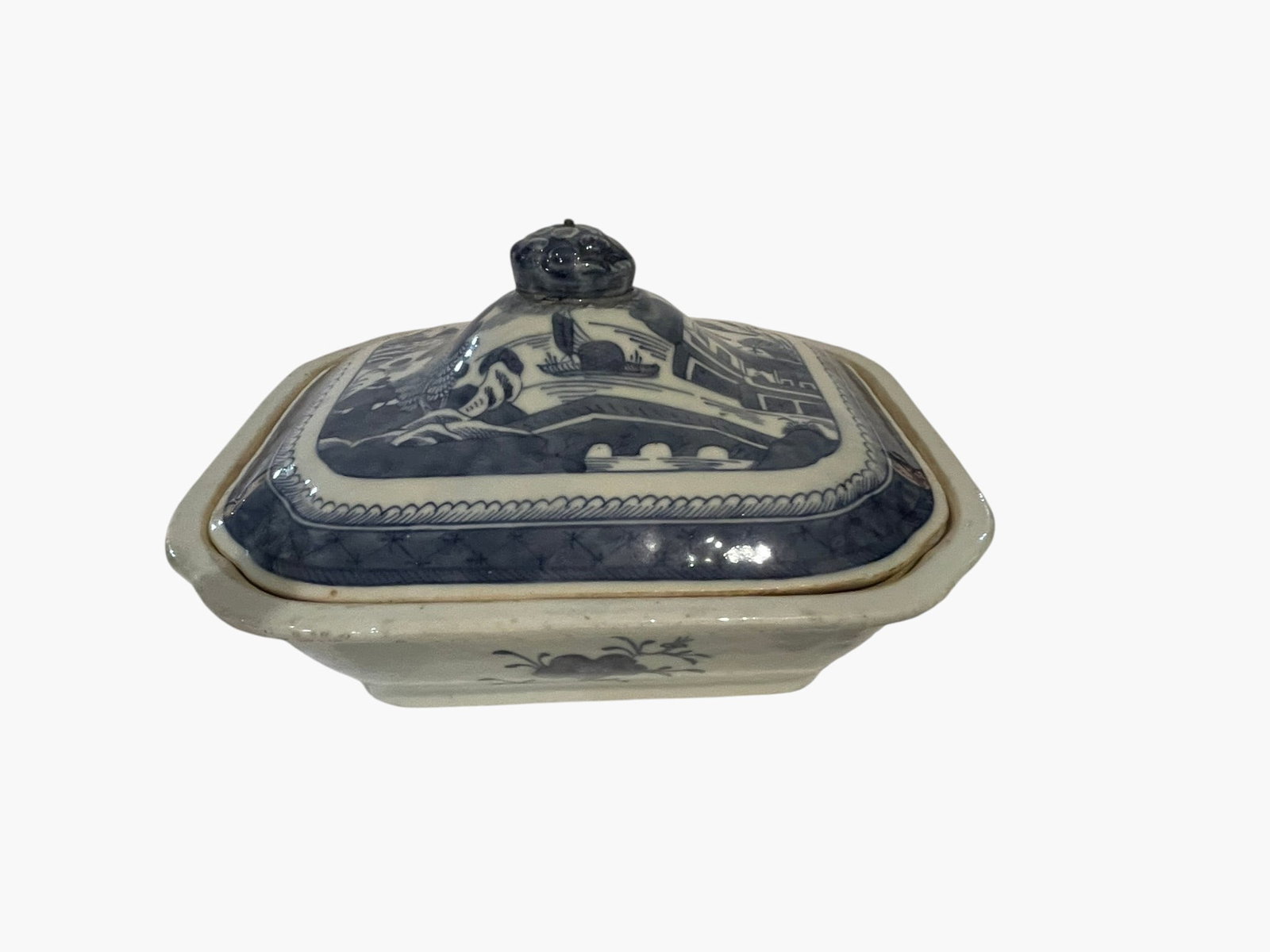 A CHINESE BLUE AND WHITE PORCELAIN RECTANGULAR COY A Chinese blue and white porcelain covered (1 of 6)