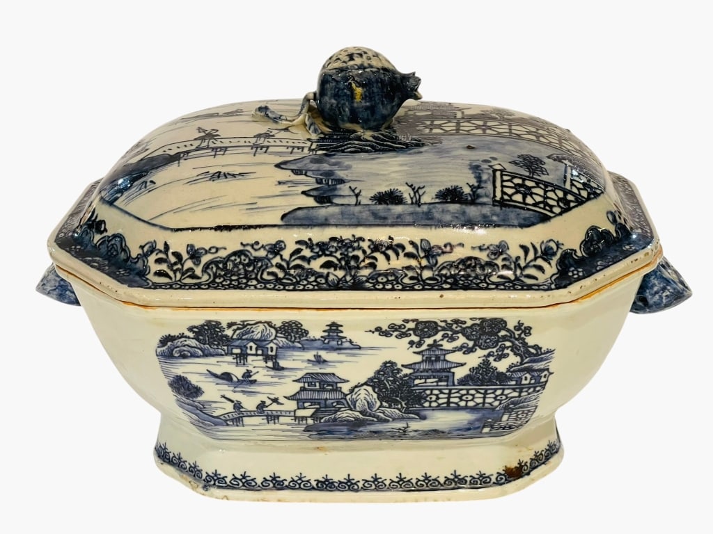 A CHINESE BLUE AND WHITE PORCELAIN RECTANGULAR COY A large Chinese blue and white porcelain covered (1 of 8)