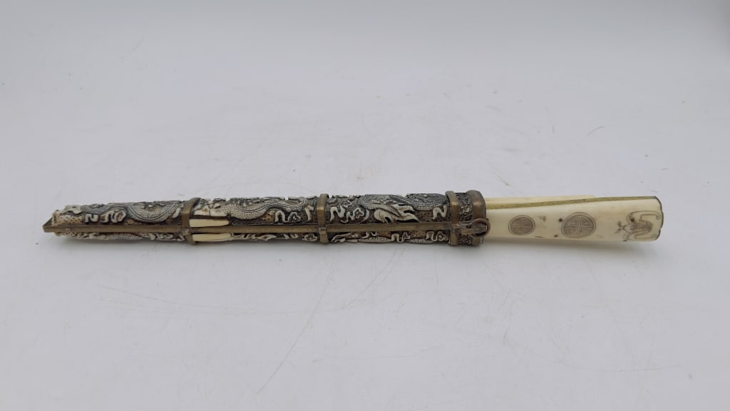 A "Chinese Dragon Decorated Knife & Chopsticks Trc A "Chinese Dragon Decorated Knife & Chopsticks (1 of 8)
