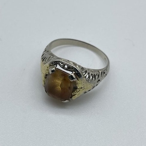 Ladies 14K Ring With Yellow Colored Gem. (1 of 4)
