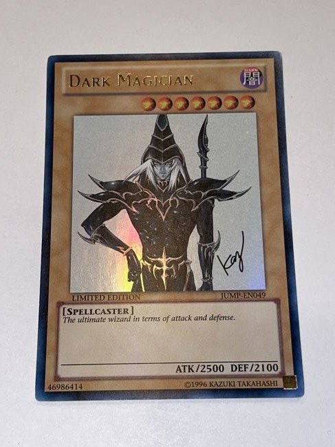 Yu-Gi-Oh! Dark Magician. 1st Edition.: ULTRA. Alternate art jump promo. 1996 Kazuki Takahashi.