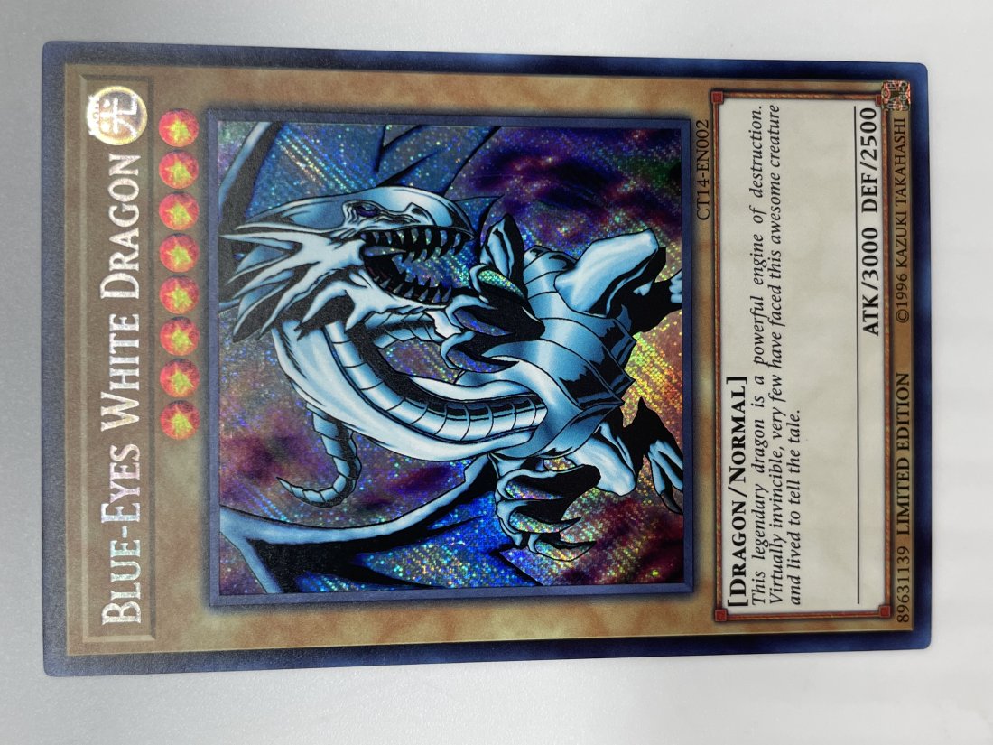 Yu-Gi-Oh! Blue-Eyes White Dragon. SECRET Card!: EXCELLENT Condition!! 1996 Kazuki Takahashi.
