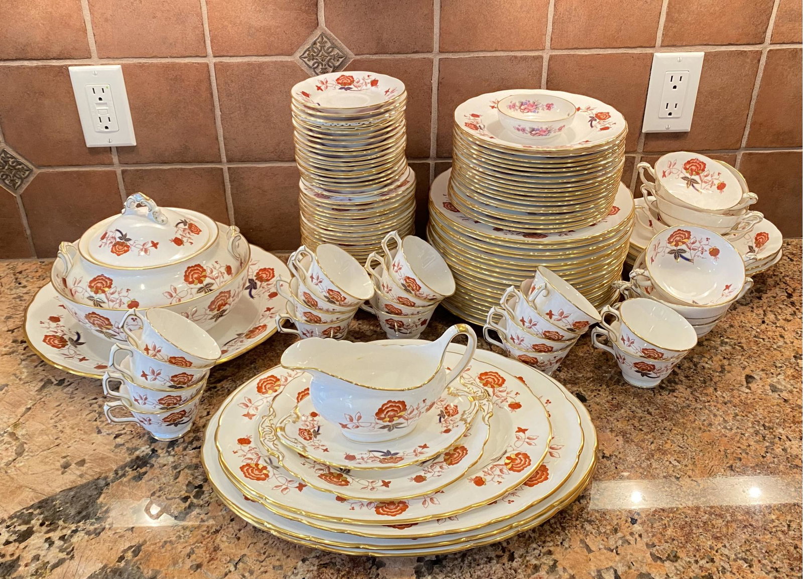 Vintage Royal Crown Derby Bali Footed Porcelain China Dinner Set: Vintage Royal Crown Derby Bali Footed Porcelain China Dinner Set