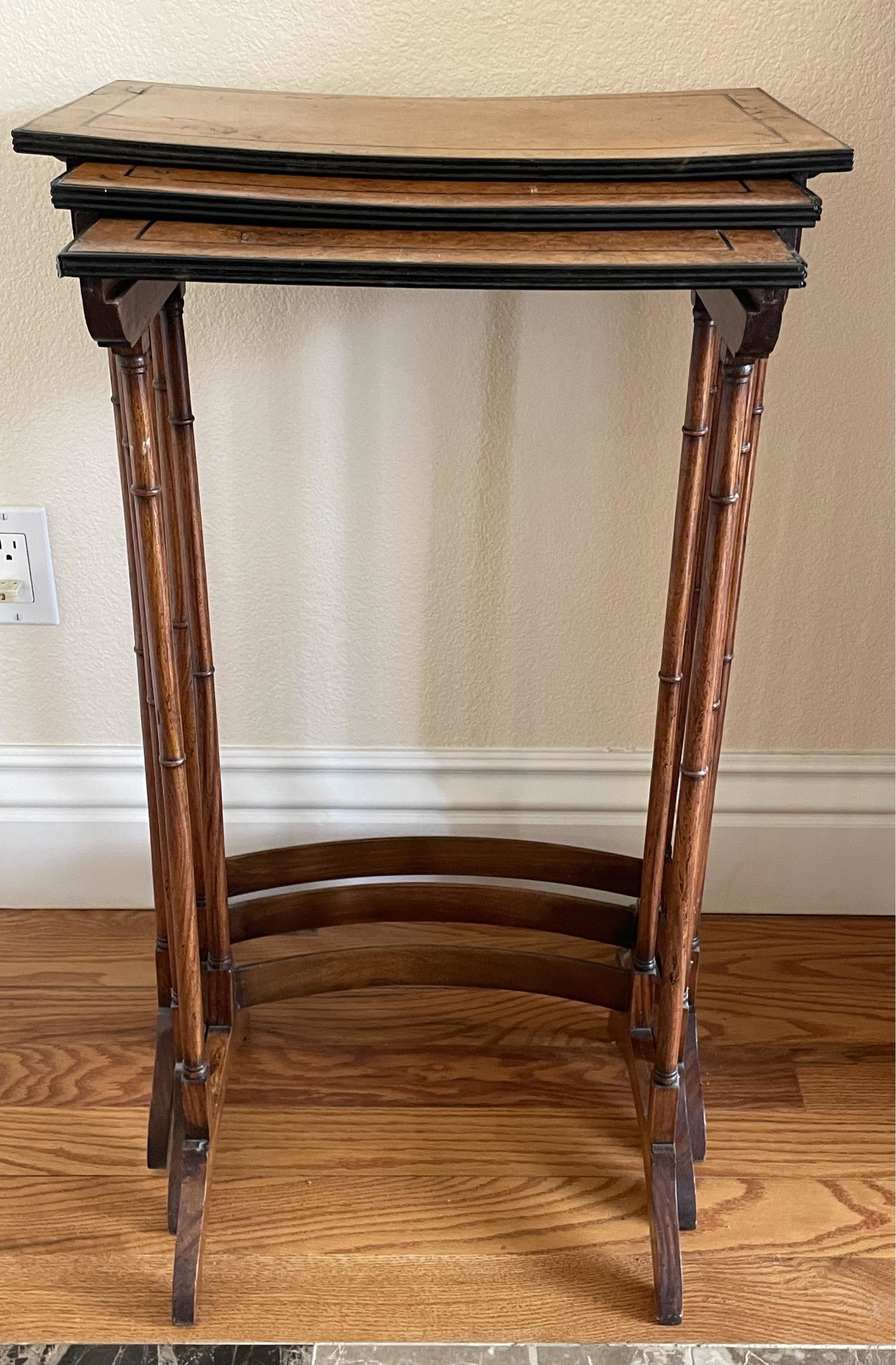 Wooden Inlaid Nesting Tables (3): Top slightly falling off - see picture