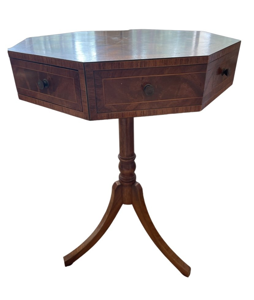 Stunning octagon table with drawer. (1 of 4)