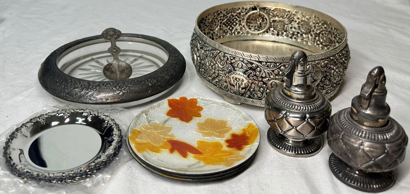 Ronson Gloria Vintage Lighters, Silverplated Metal Plates, Fall Leave Plates, Silver-colored Decor (1 of 12)