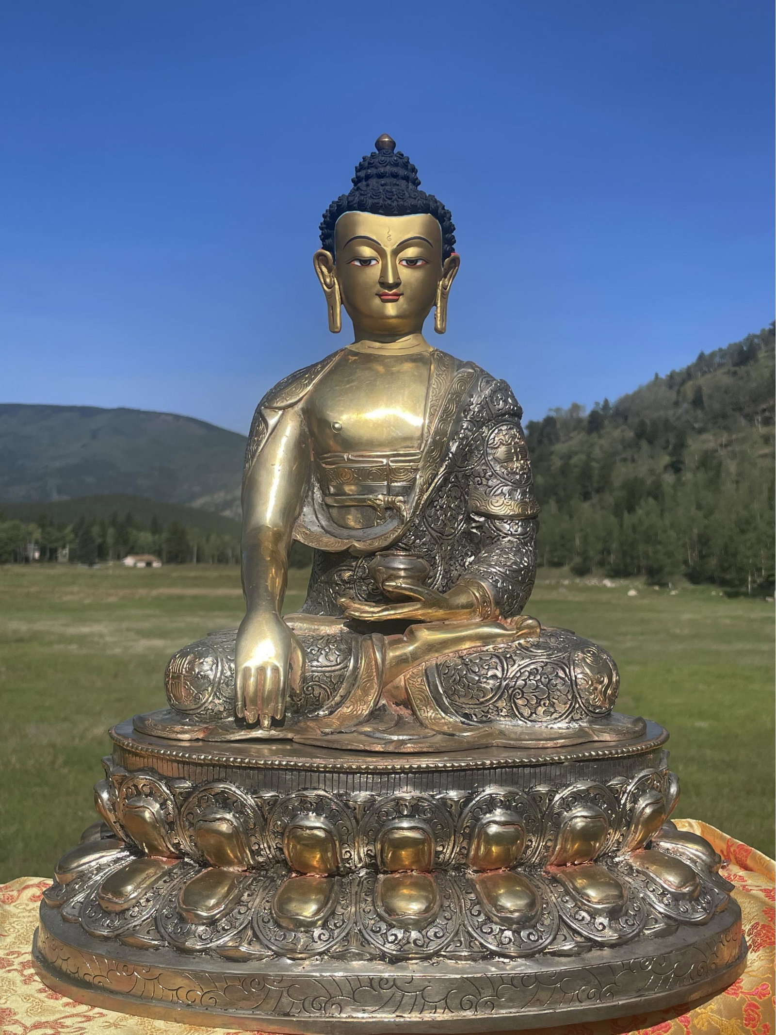 HUGE 18 Lord Shakyamuni Buddha From Nepal: HUGE 18 Lord Shakyamuni Buddha From Nepal