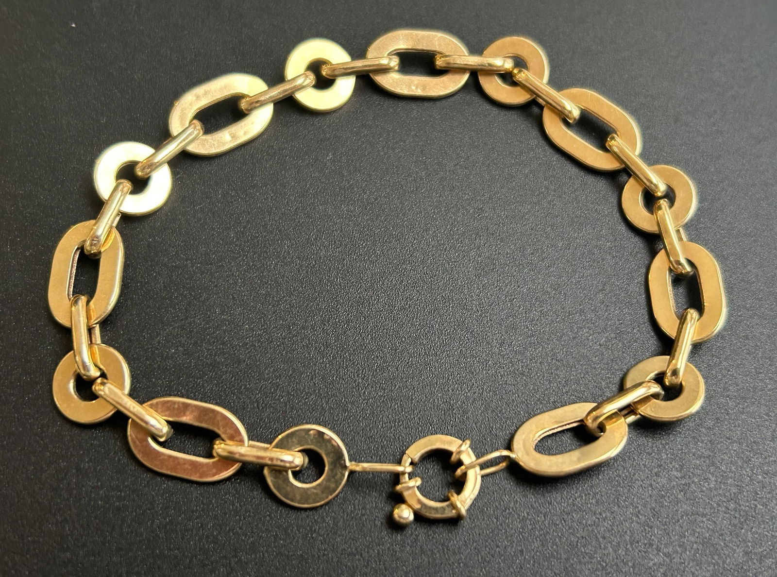 14 Kt Gold Bracelet Stamped Italy Weighing 4.33 Grams (1 of 4)