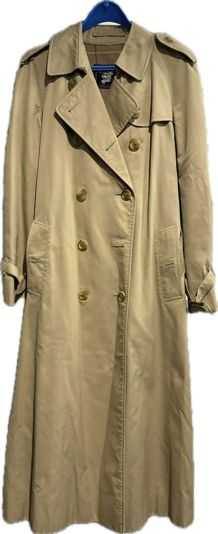 Burberry Tan Trench Coat - Womens Small: Local Pickup in Loveland Colorado : Friday, August 23th from 10:00 AM to 6:00 PM. If you need shipping, please email us at contact@estateinventoryservices.com immediately after the auction. We cannot