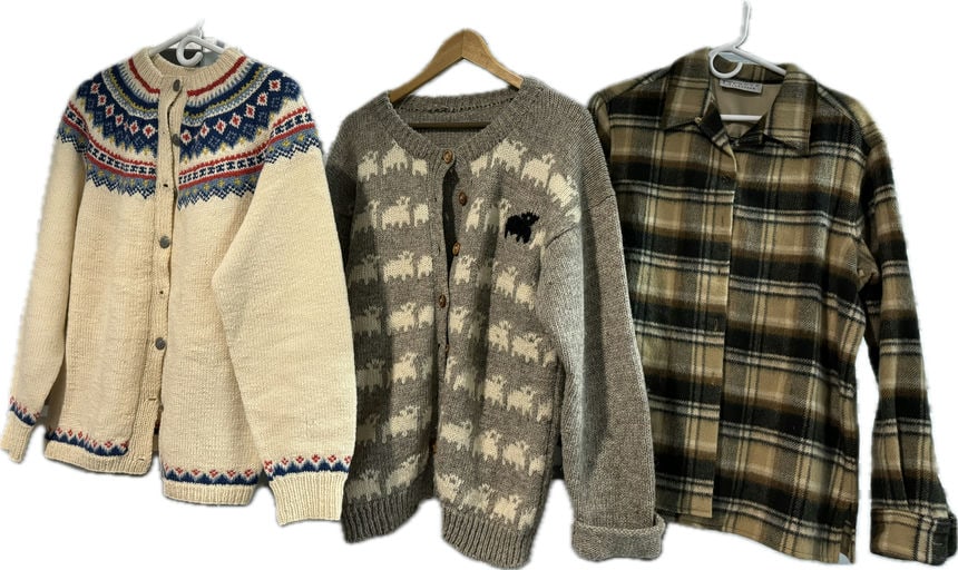 Tan, White And Plaid (Talbots) Sweaters - Ladies Medium: Local Pickup in Loveland Colorado : Friday, August 23th from 10:00 AM to 6:00 PM. If you need shipping, please email us at contact@estateinventoryservices.com immediately after the auction. We cannot
