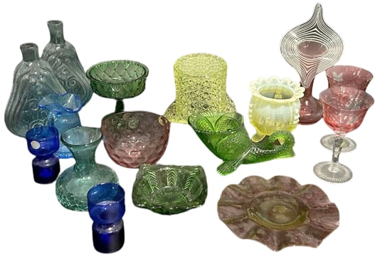 Mixed Colorful Glassware (Top Hat) : Local Pickup in Loveland Colorado : Friday, August 23th from 10:00 AM to 6:00 PM. If you need shipping, please email us at contact@estateinventoryservices.com immediately after the auction. We cannot 