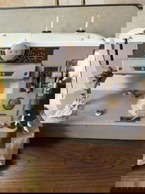 Singer 401A Slant-o-Matic Sewing Machine