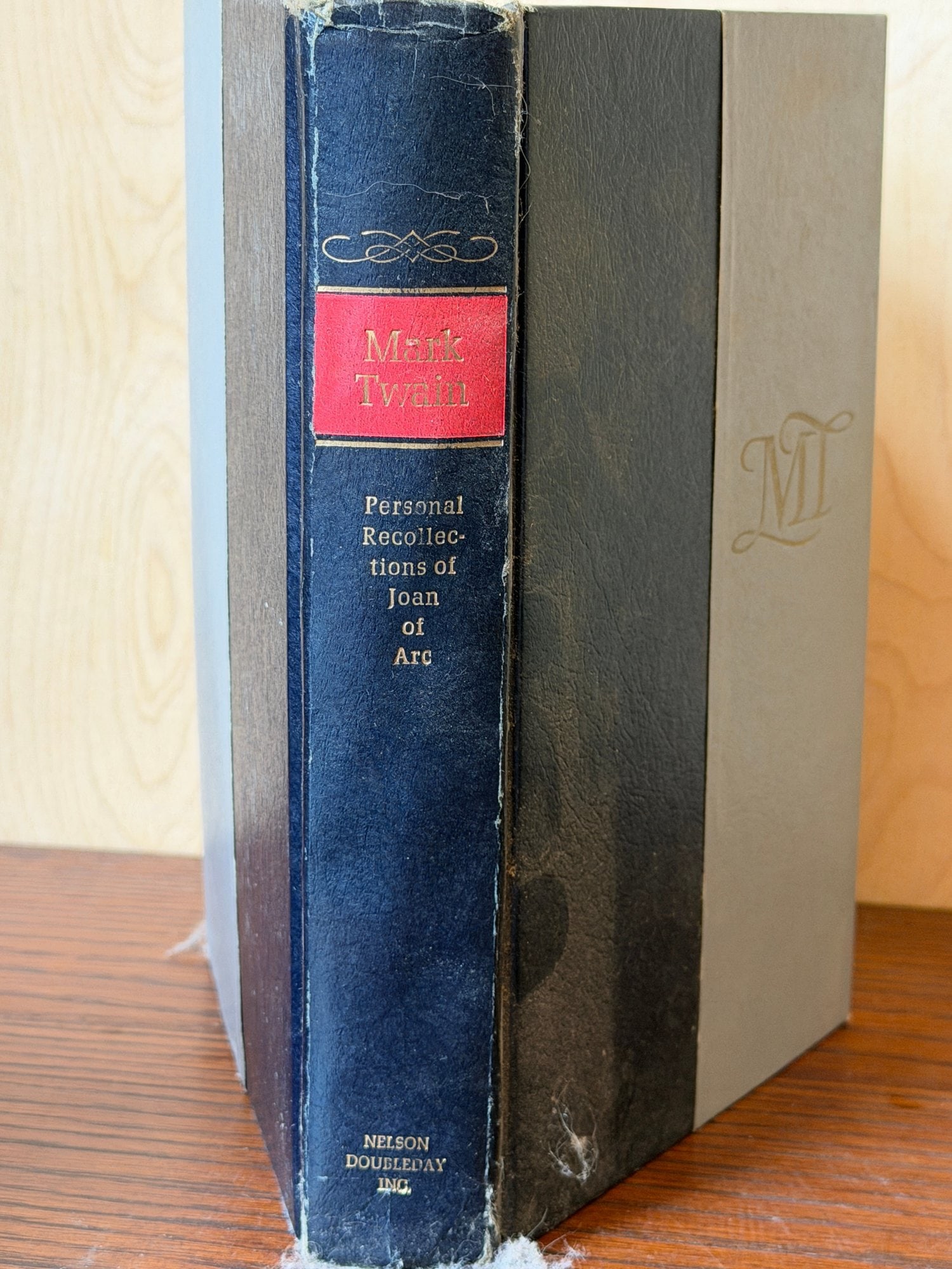 Mark Twain, Personal Recollections of Joan of Arc: This is a vintage edition of Personal Recollections of Joan of Arc, the final completed novel by Mark Twain (Samuel Langhorne Clemens), originally published in 1896. To ensure the work was taken serio