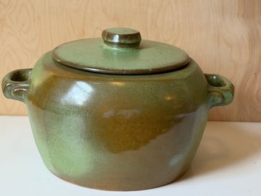 Watt Pottery Apple (Casserole /Bean Pot)
