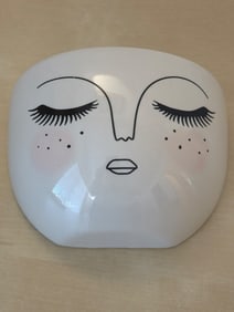 Wall-Mounted Ceramic Face Design Holder