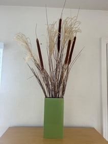 Decorative Arrangement with Green Ceramic Vase Featuring Dried Reeds and Grass