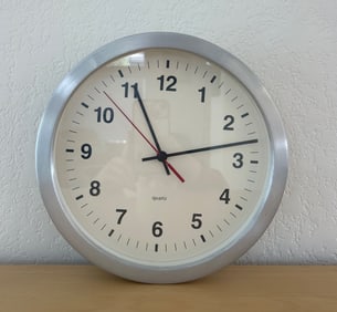 Vintage Style Wall Clock with Aluminum Frame