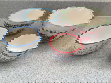 4 Floral Ceramic Measuring Cups with Scalloped Edges