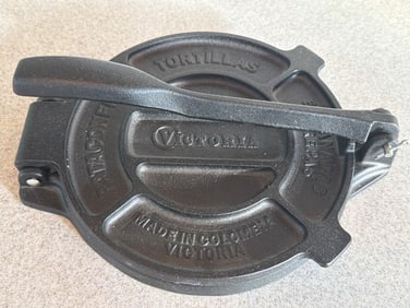 Victoria Cast Iron Tortilla Press