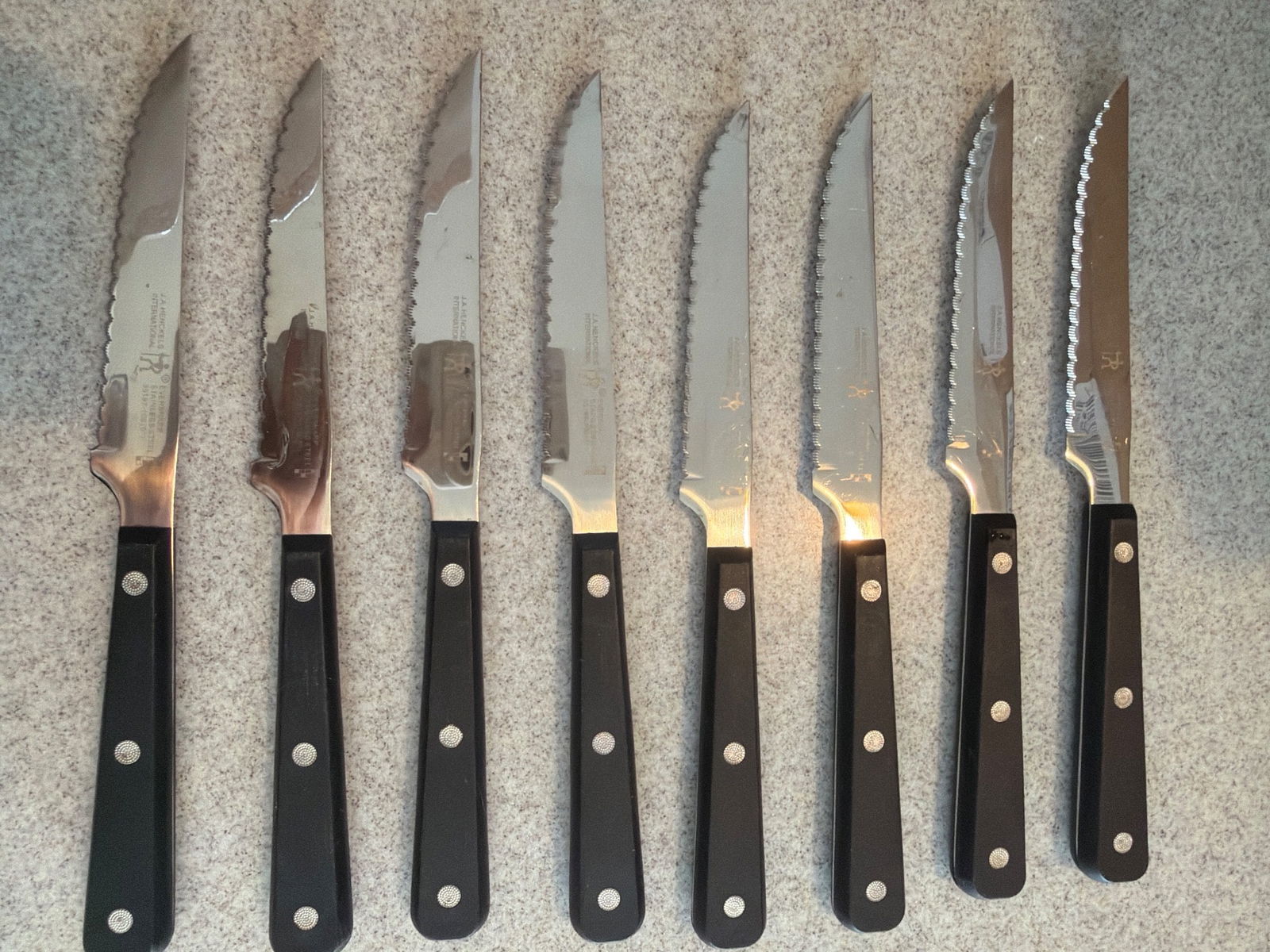 8 J.A. Henckels International EverSharp Steak Knives (1 of 2)