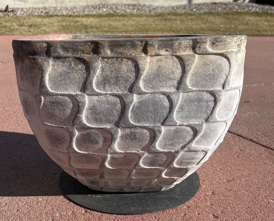 Ceramic Planter with Rectangular Basin and Textured Exterior (1 of 4)