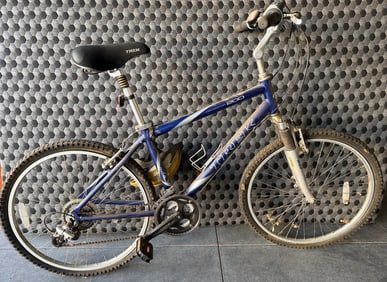 Vintage Trek Navigator 200 Bicycle with 16.5-Inch Frame