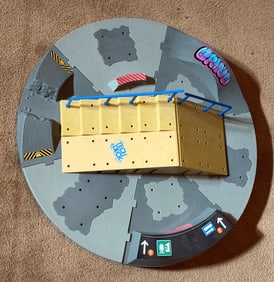 Tech Deck Bowl Playset with Skate Park Features