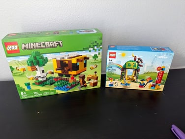 Lego Minecraft Bee Farm and Lego Duplo Tropical Island Sets
