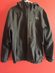 The North Face Men’s Hooded Jacket with Quilted Lining, Size M