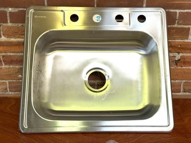EverBay Stainless Steel Kitchen Sink Model VT2522A18