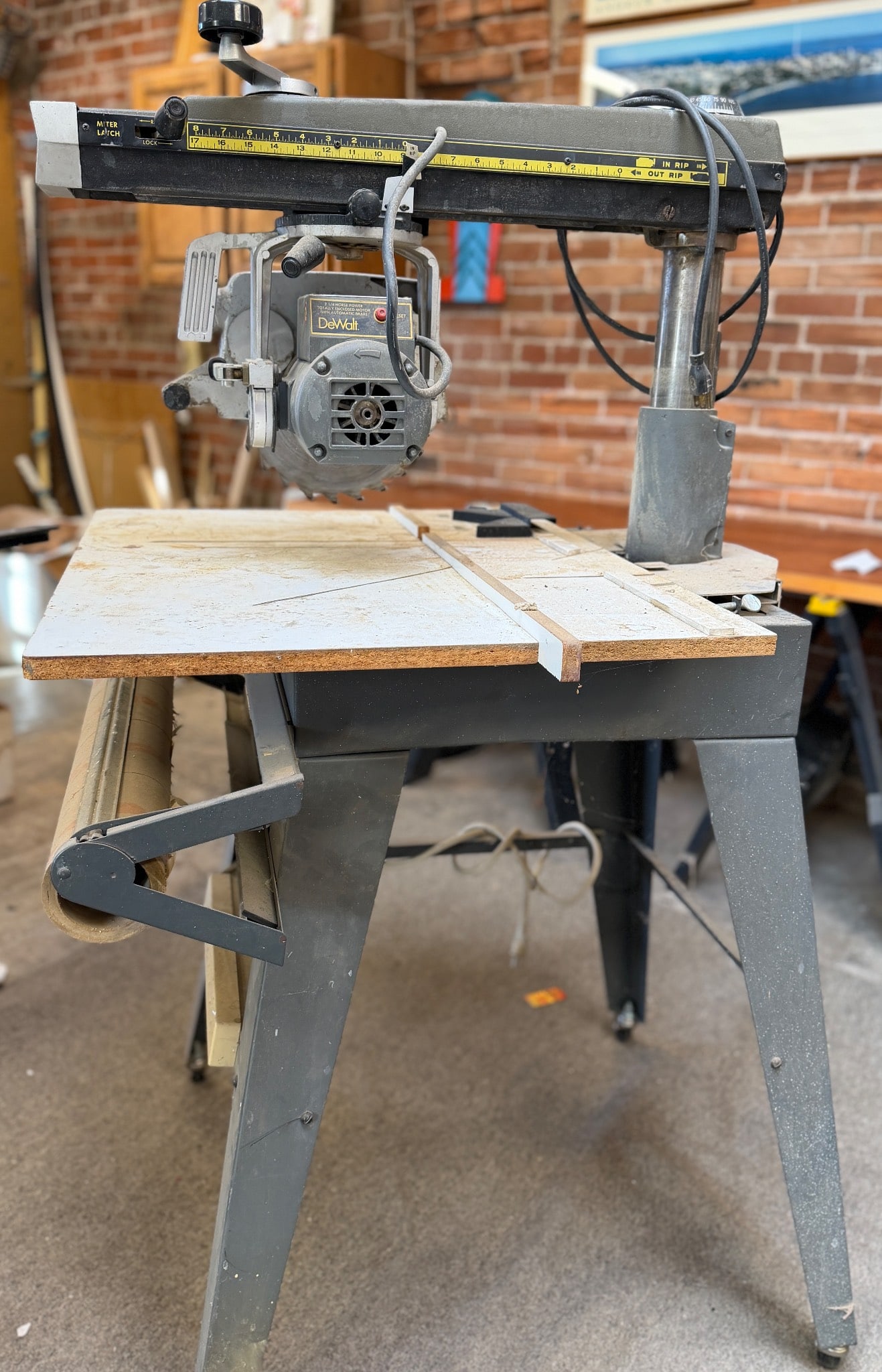 DeWalt 770 10-Inch Deluxe Powershop Radial Arm Saw with Stand (1 of 5)