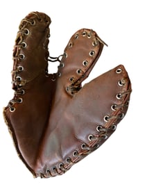 Spalding Leather Baseball Catcher’s Mitt
