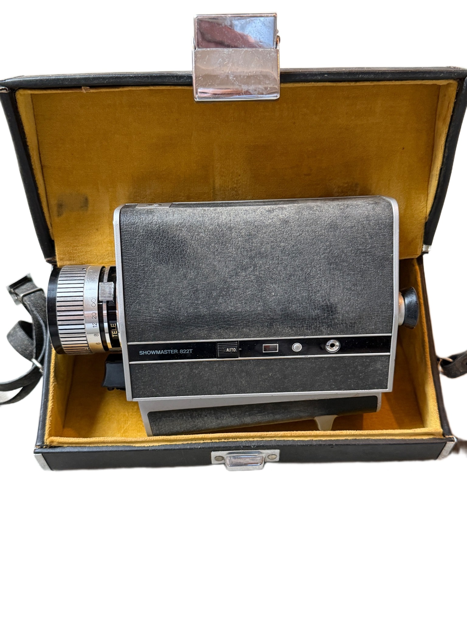 Bell & Howell Showmaster 822T Super 8 Movie Camera with Case (1 of 5)