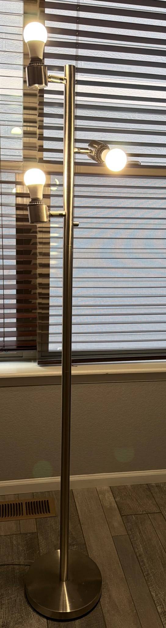 Metal Floor Lamp with Multi-Directional Bulb Holders (1 of 1)