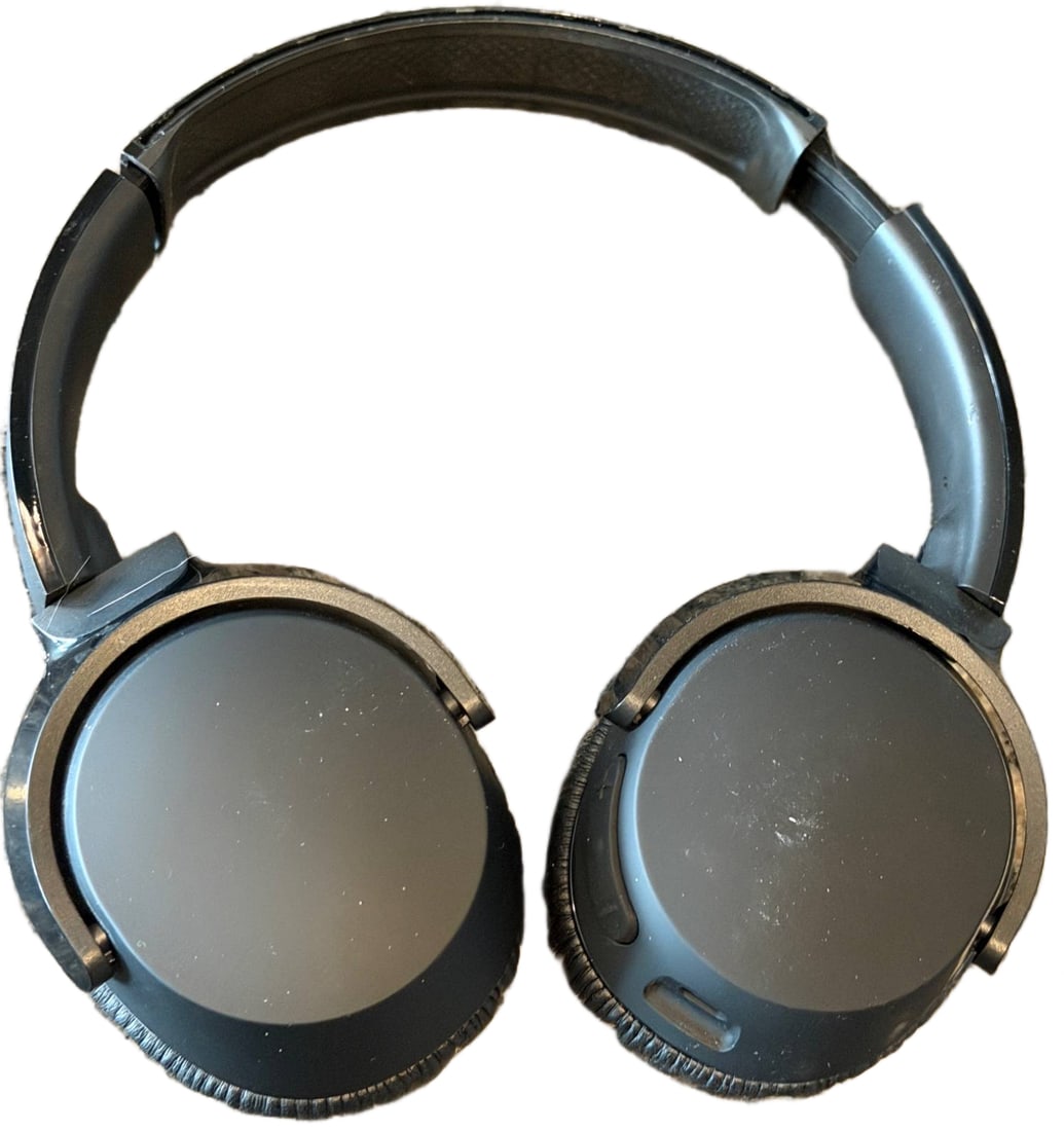 Skullcandy Over-Ear Wireless Bluetooth Headphones (1 of 3)