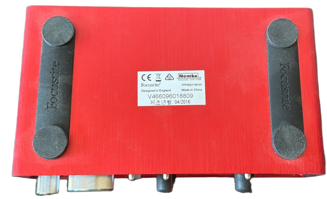 Focusrite Scarlett 2i2 USB Audio Interface, 2nd Generation - 2