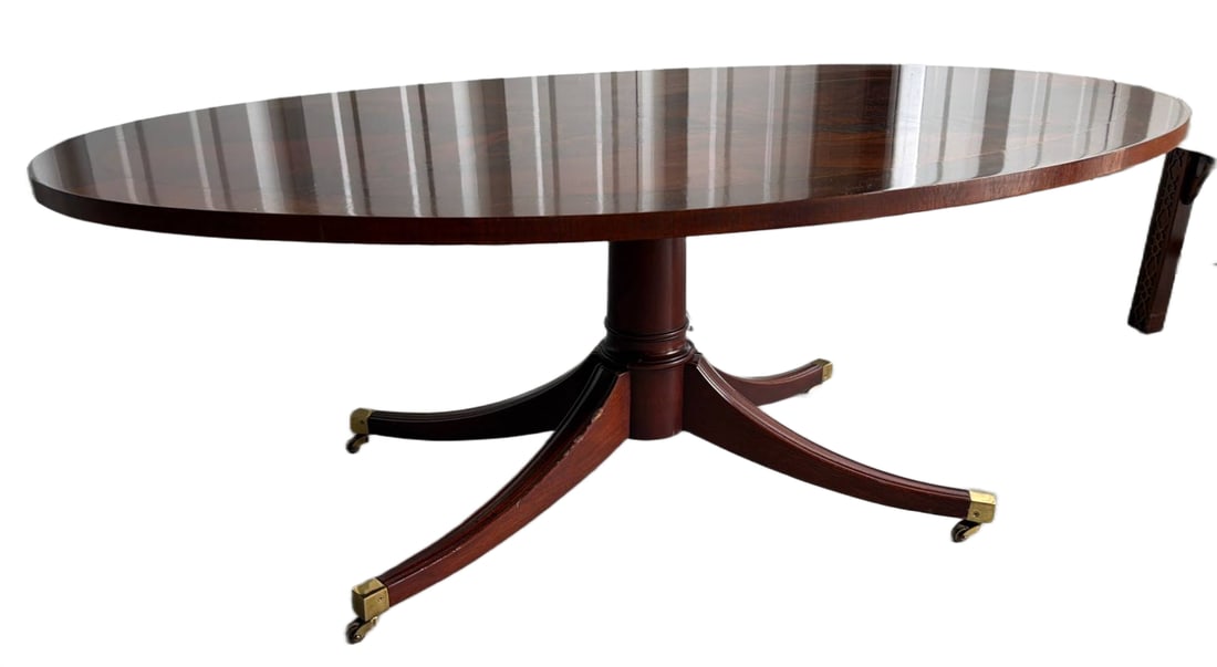 Mahogany Pedestal Dining Table with Banded Oval Top (1 of 4)