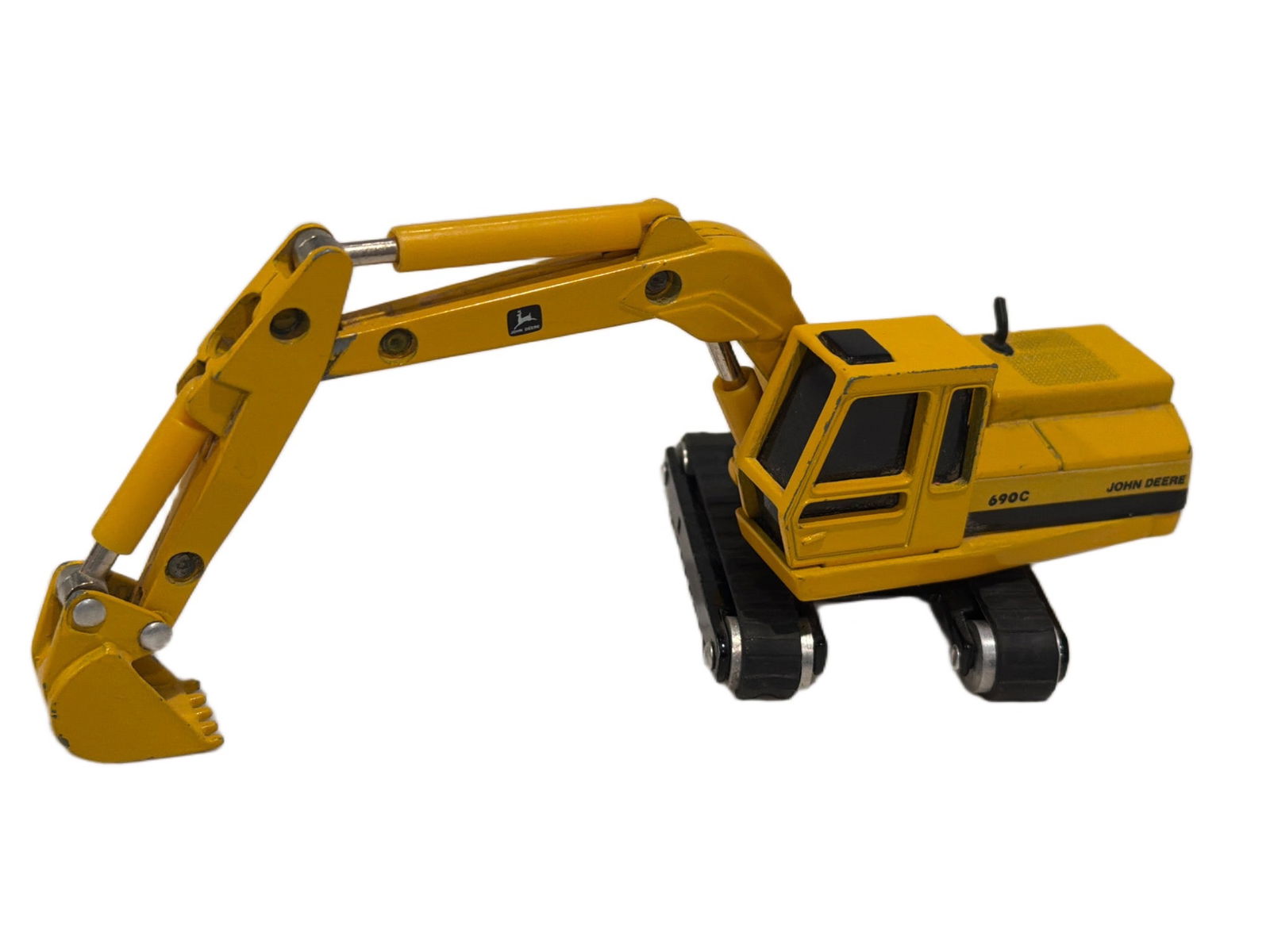 John Deere 690C Diecast Excavator Model with Measurements (1 of 3)
