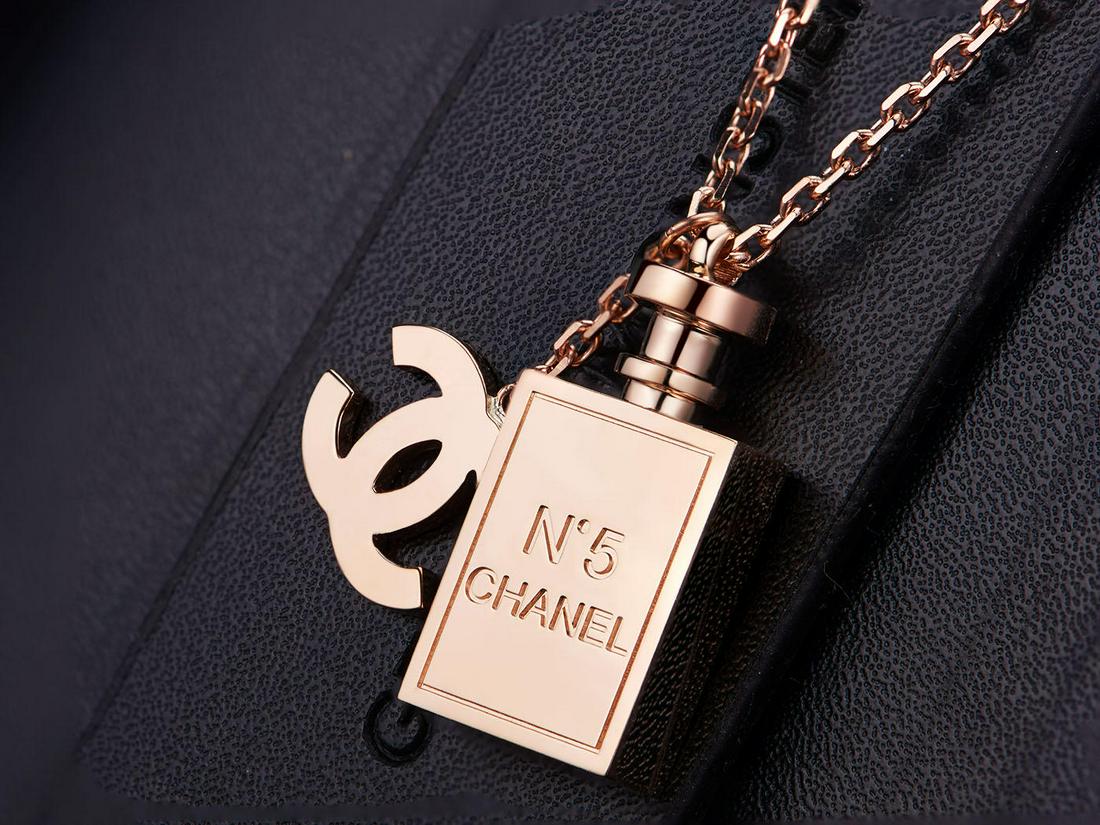 18K ROSE GOLD CHANNEL NO.5 PERFUME BOTTLE PENDANT (1 of 4)