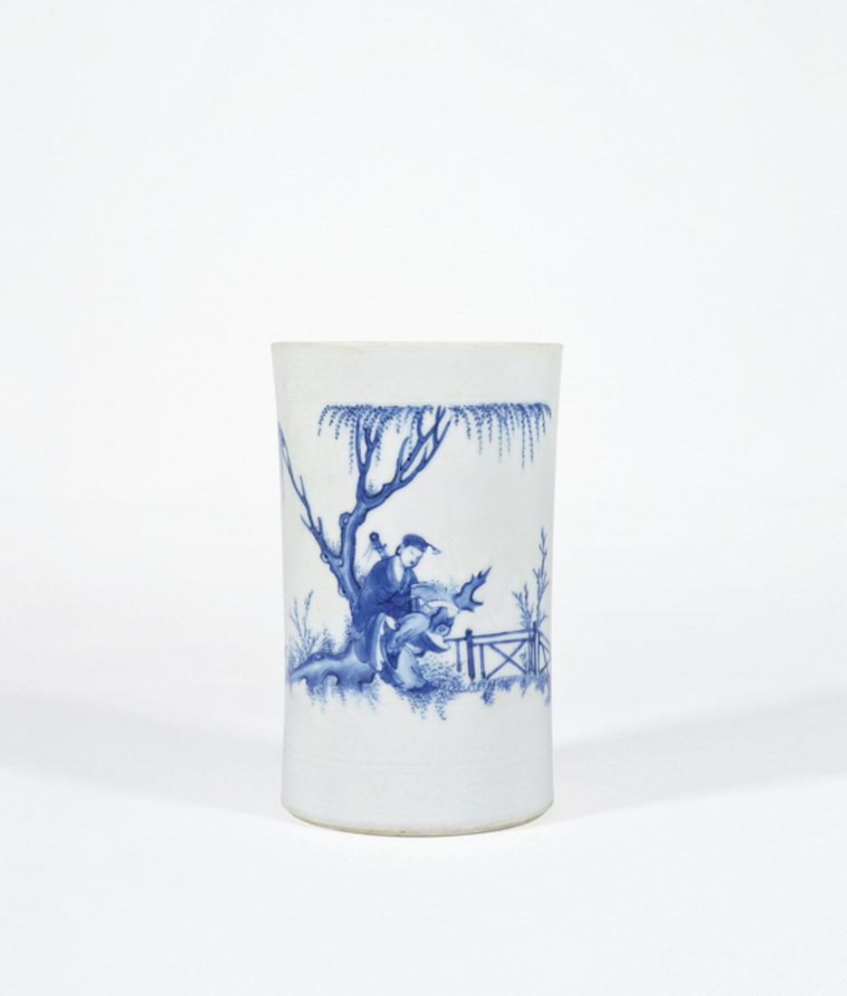 CHINESE PORCELAIN BLUE AND WHITE MAN IN GARDEN SCHOLAR BRUSH POT (1 of 1)