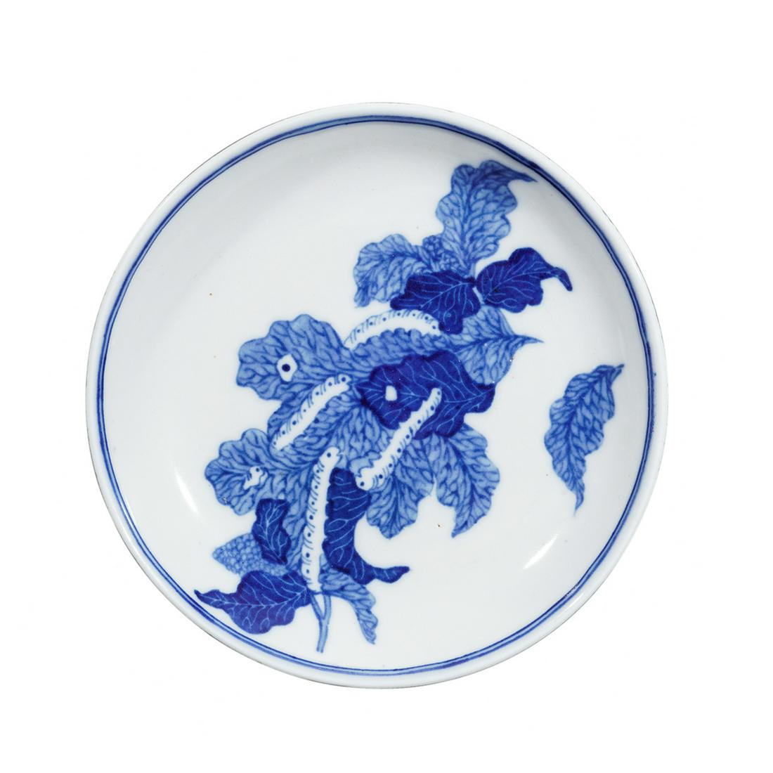 CHINESE PORCELAIN BLUE AND WHITE FLOWER PLATE QING DYNASTY (1 of 1)