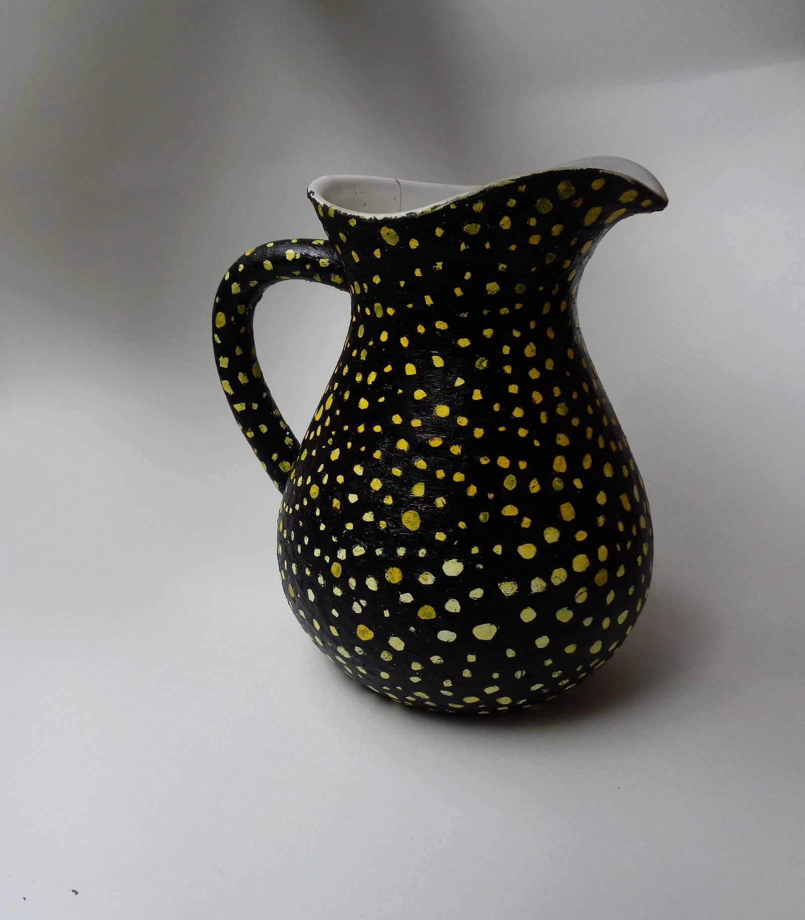 YAYOI KUSAMA CERAMIC HANDLED VASE PITCHER SIGNED (1 of 6)