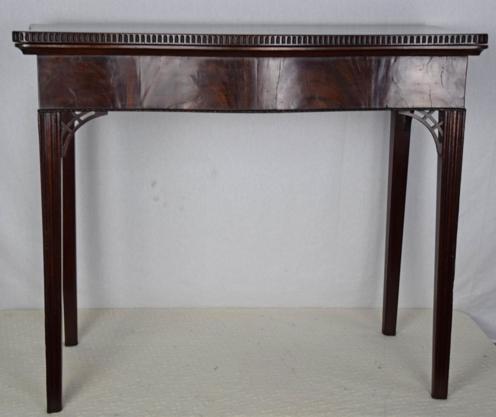 Rhode Island Card table (1 of 6)