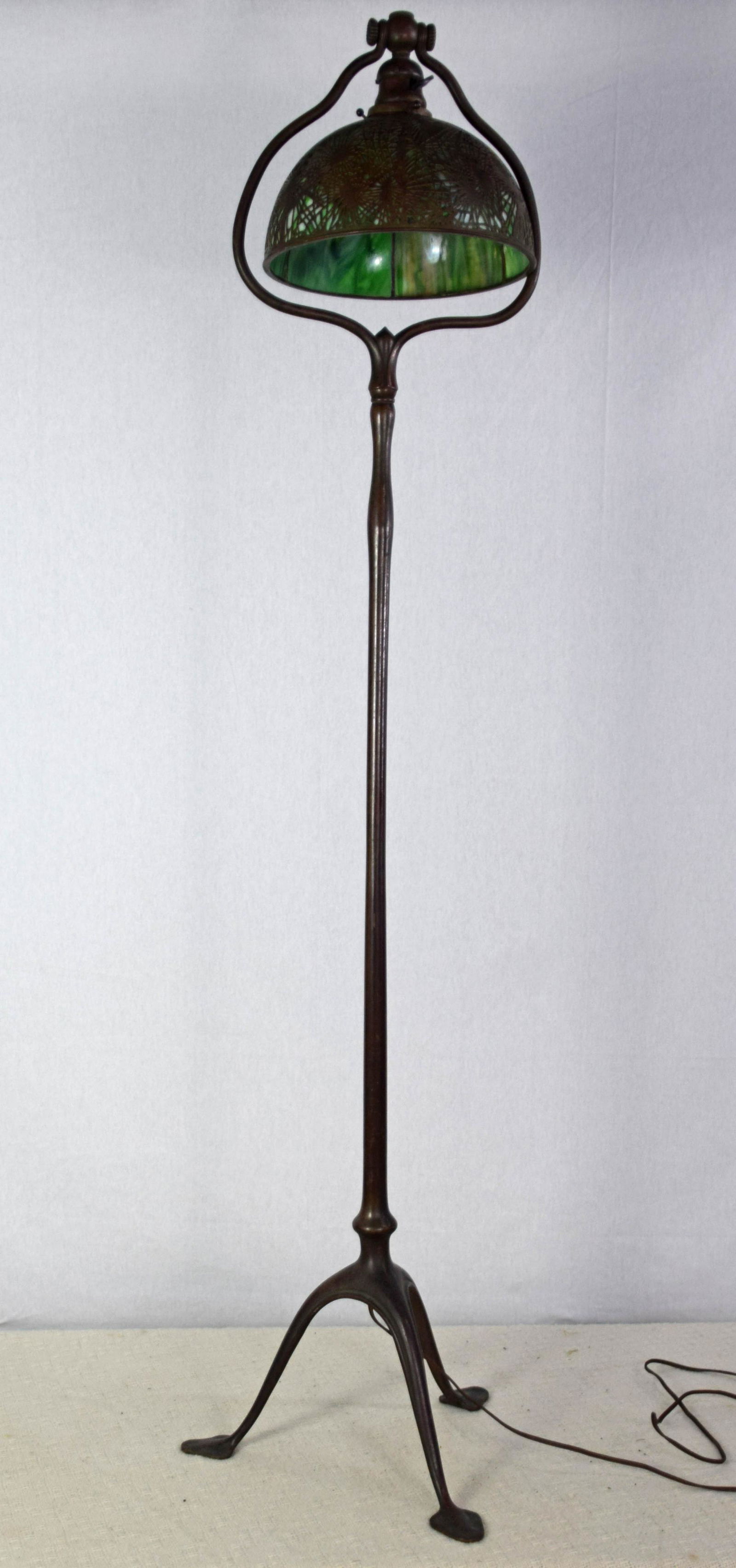 Tiffany Floor Lamp (1 of 4)