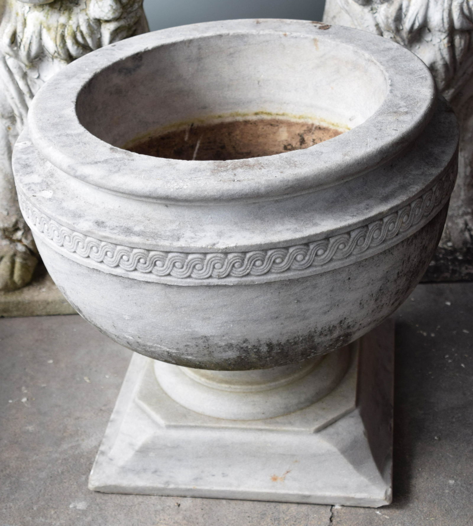 Pair of Urns (1 of 2)