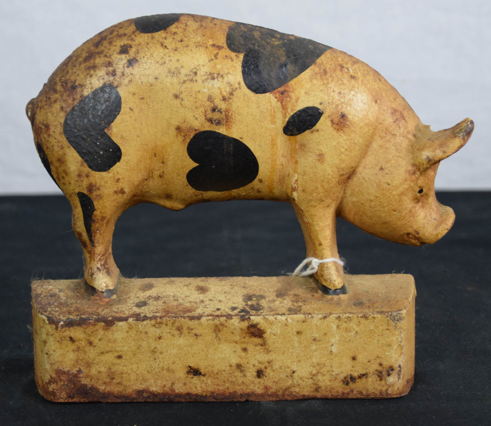Cast Iron Pig Doorstop (1 of 2)