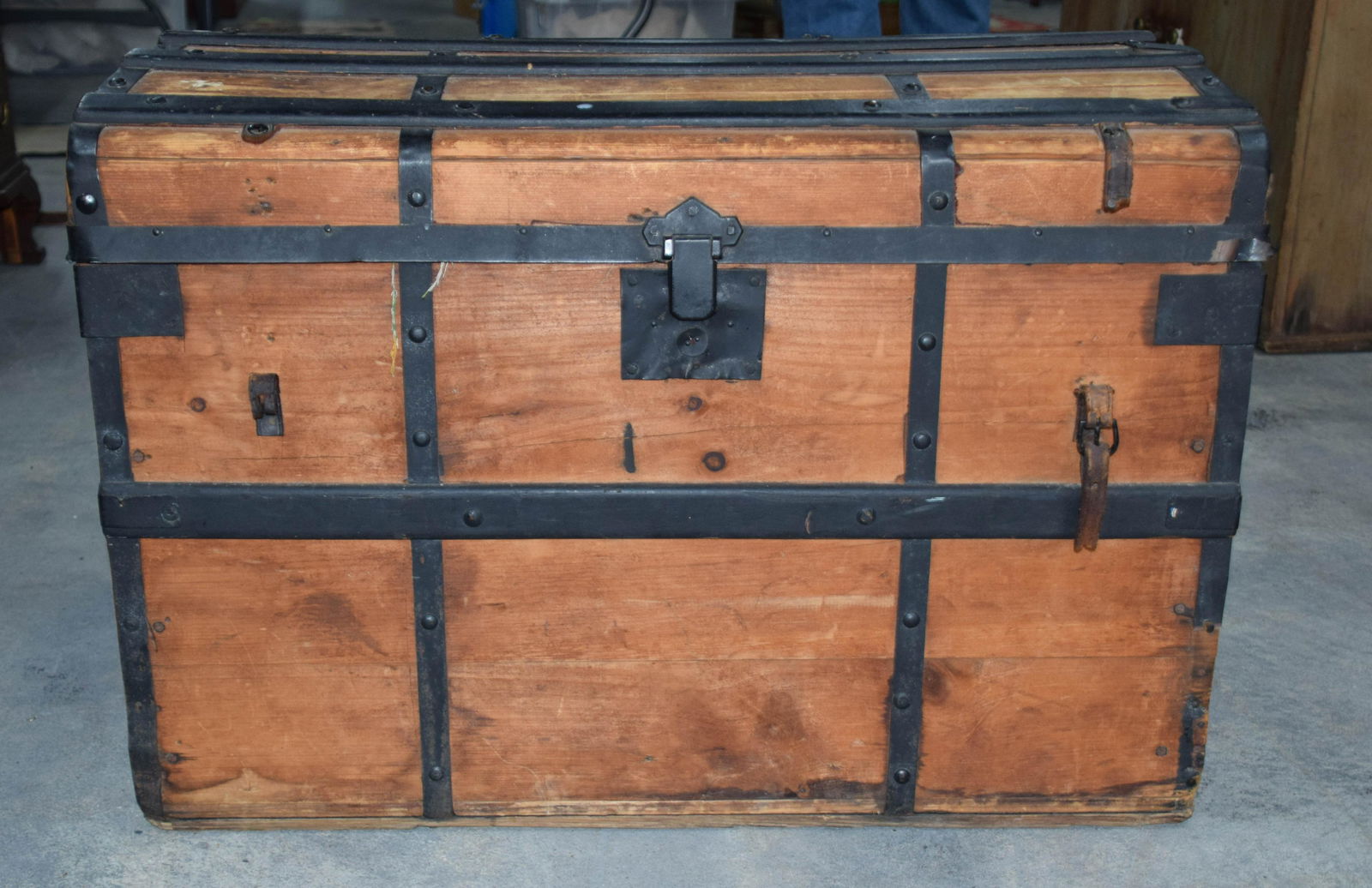 Victorian Trunk (1 of 4)