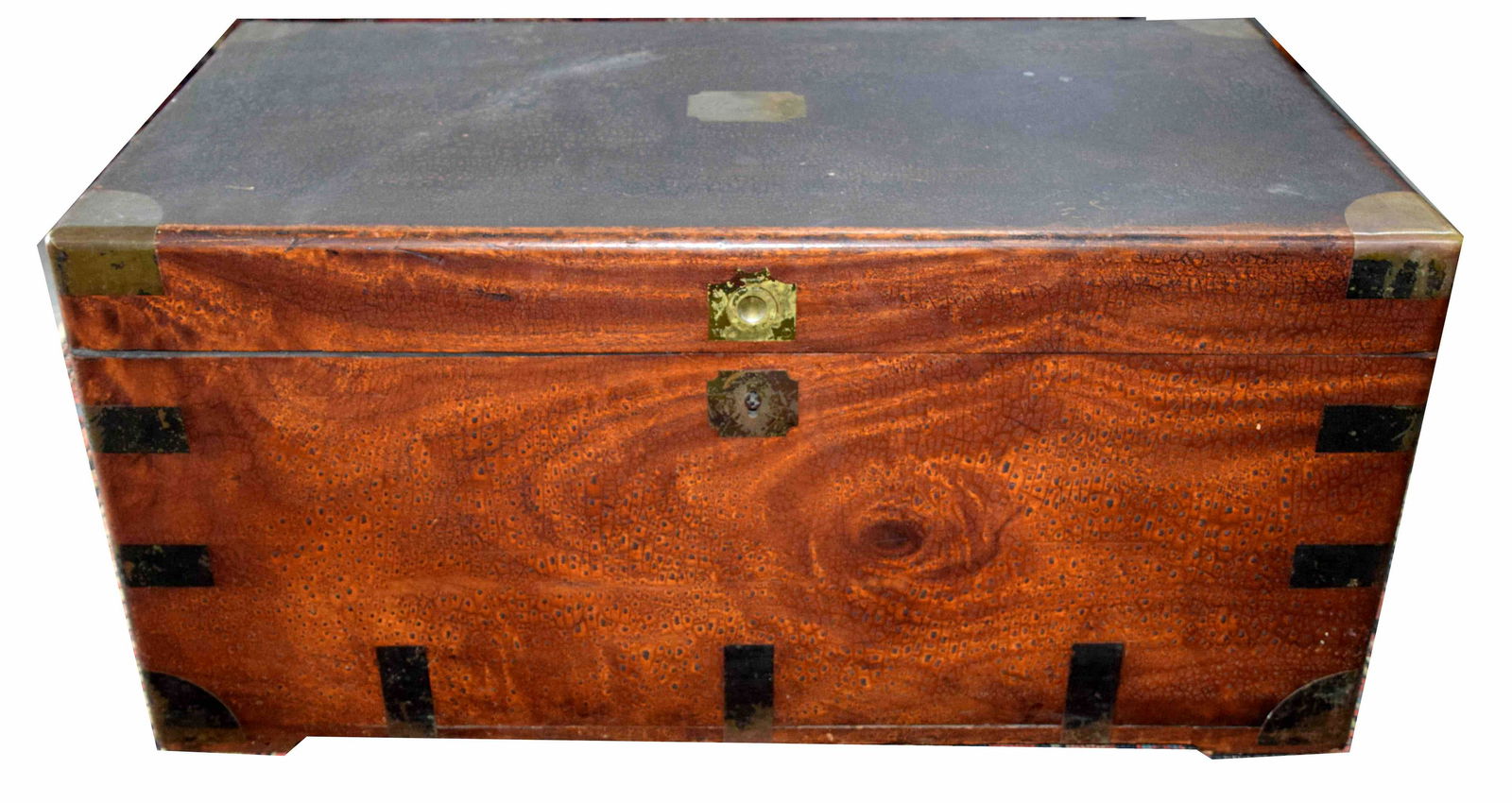 Camphorwood Chest (1 of 8)