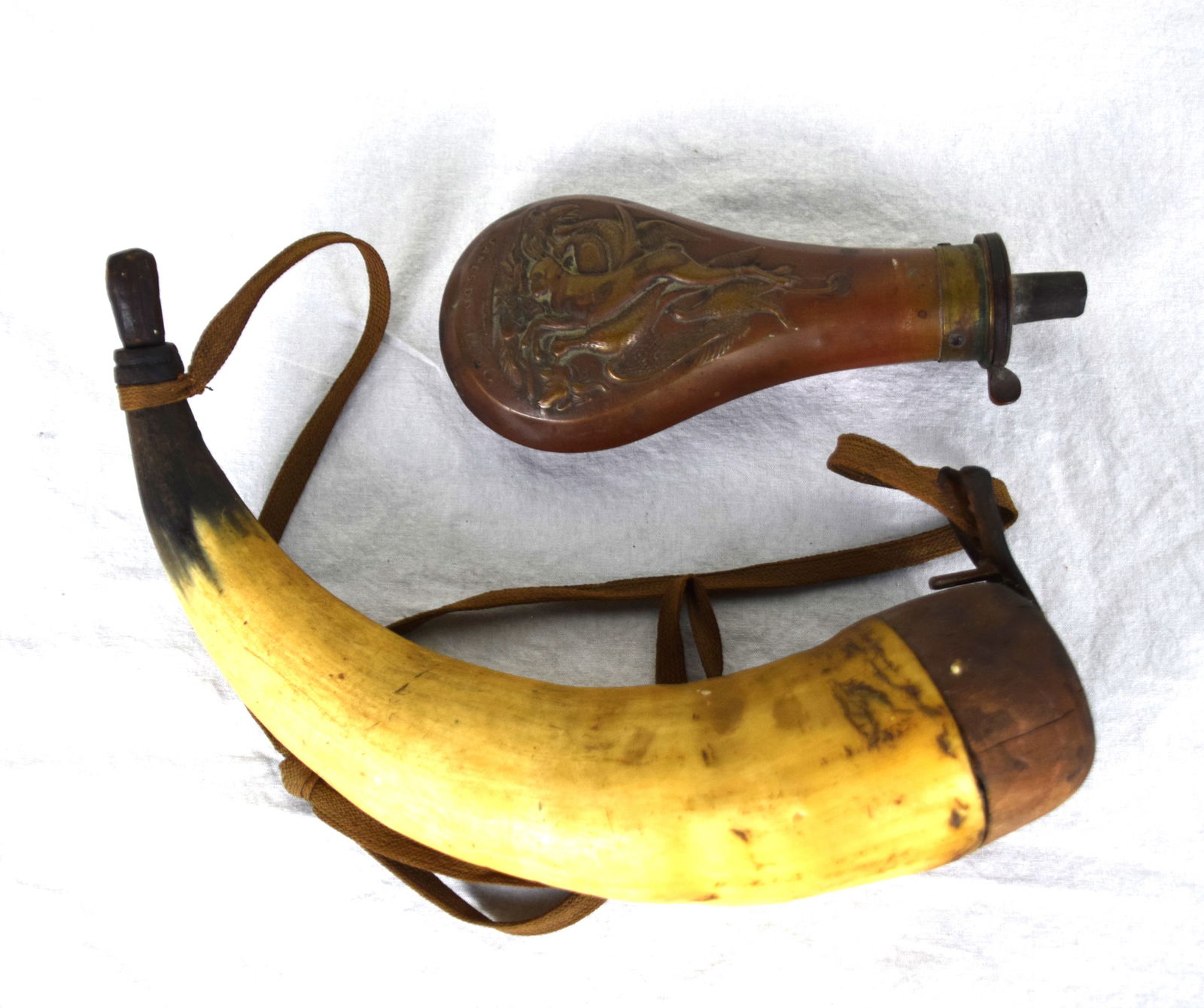 Hunter Powder Horns (1 of 3)